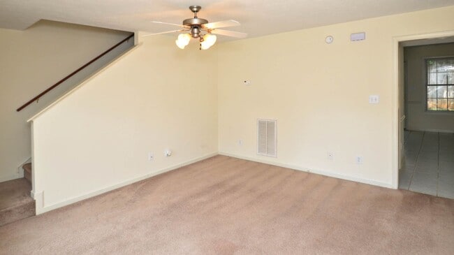 Building Photo - 2 BR 2.5 BTH Townhouse off Wards Ferry Rd