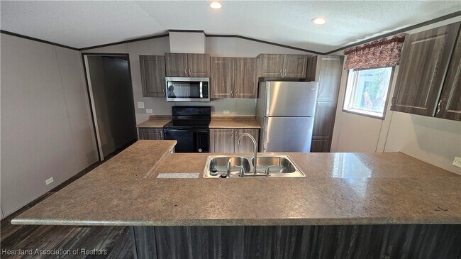 Building Photo - 20 Crawford Dr