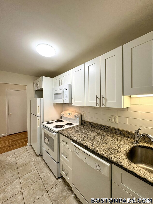 Primary Photo - 122 Dustin St