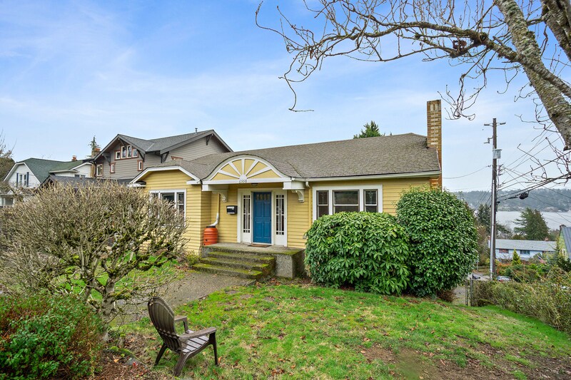 Primary Photo - 6558 Seward Park Ave S