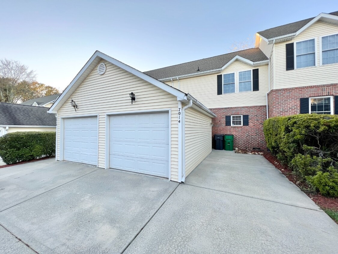 Foto principal - Spacious 2 Bed Condo!