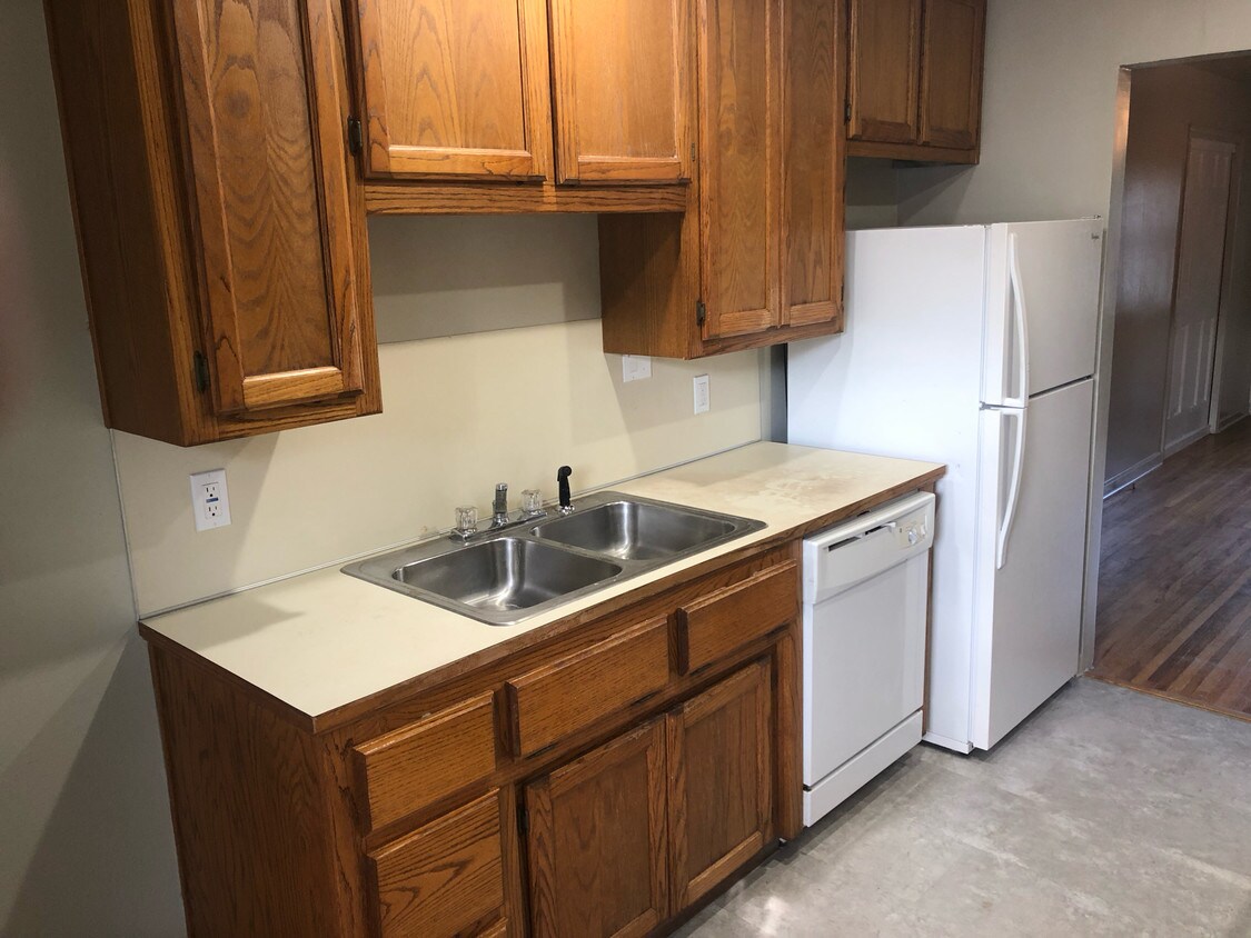 Primary Photo - 2500 Dodson Ave
