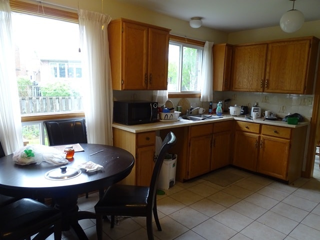 Photo du bâtiment - 165 Country Club Dr