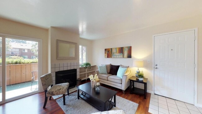 Living room - 3459 Pennsylvania Cmn
