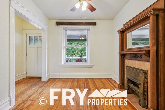 Building Photo - Classic Home in City Park West