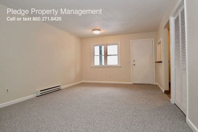 Building Photo - 59 Maple St