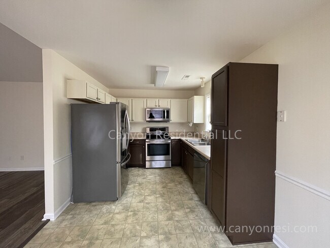 Foto del edificio - Beautiful home with 3 bedrooms