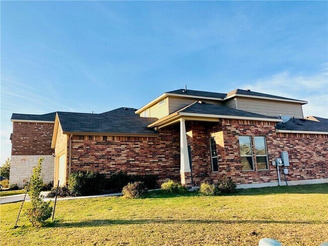 Building Photo - 3800 Belmont Stables Ln