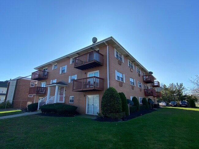 Building Photo - 412 3rd Ave