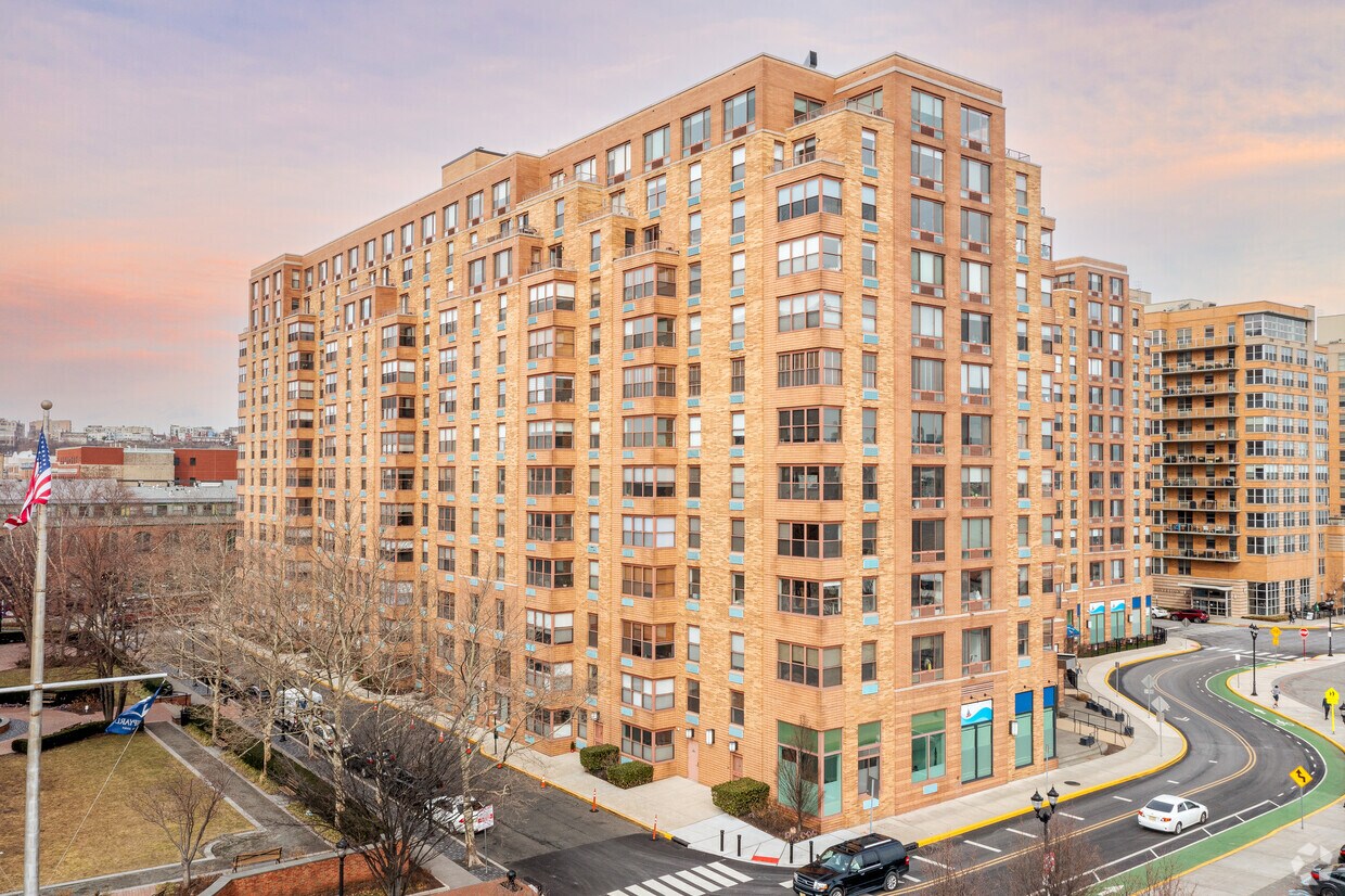 South Constitution Condos Apartments in Hoboken, NJ