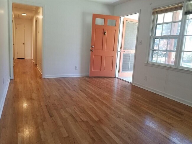 Foto del edificio - 2467 Woodside Way