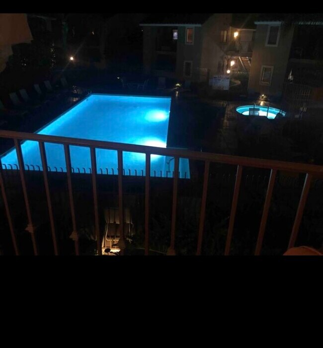 Foto del edificio - 8225 Jade Coast Rd