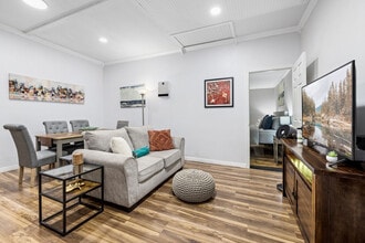 Building Photo - 1701 E Old Prairie Creek Rd