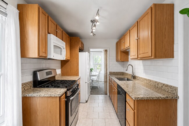 Building Photo - 4673 Dearborndale