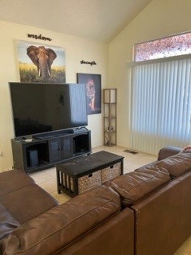Building Photo - 8018 Anchor Point Dr