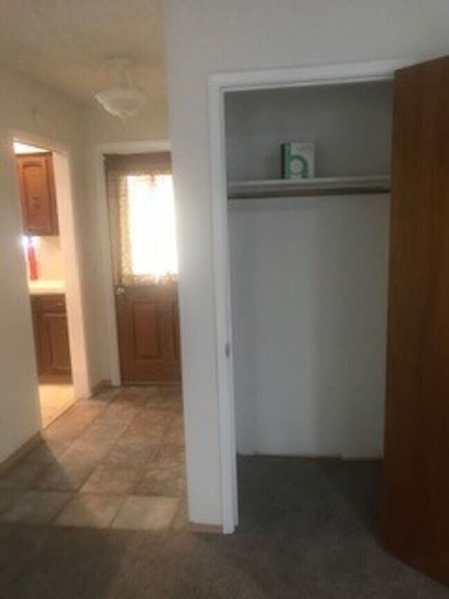 Foto del edificio - 7036 Cantel Way