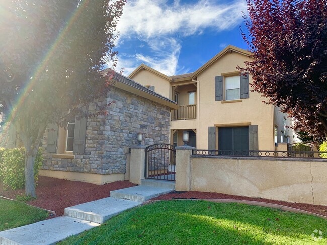 Building Photo - 1205 Imperial Lily Dr