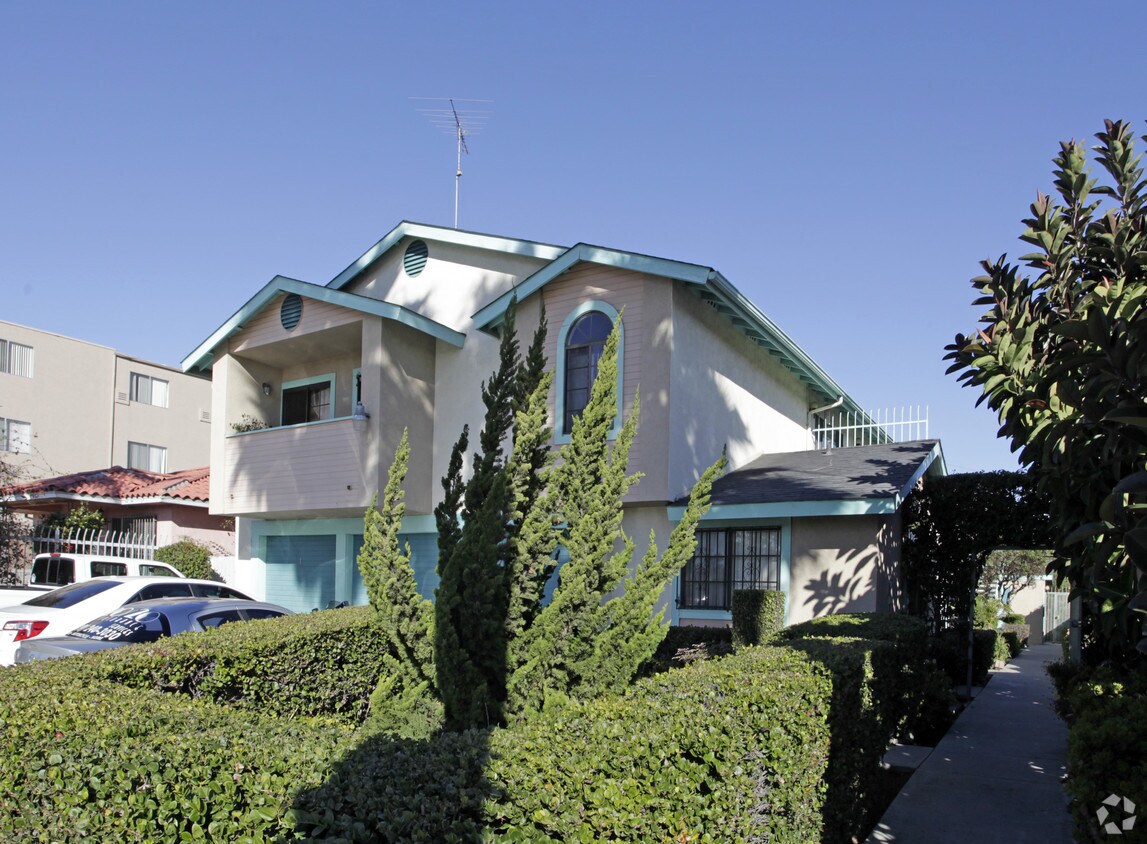 Primary Photo - 3082 E St