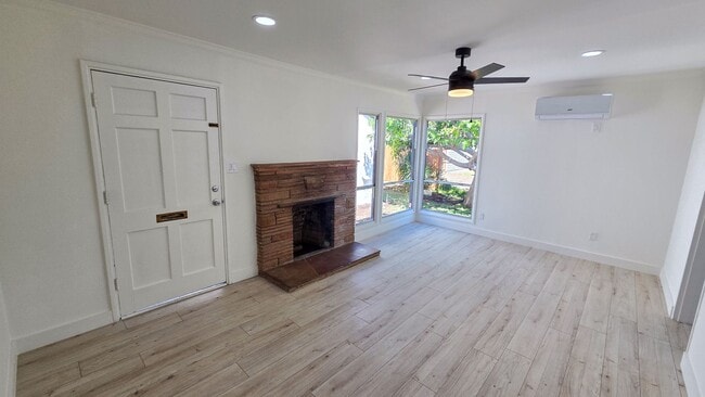Building Photo - Beautifully Remodeled Detached 2 Bed 1 Bath Home with yard and pet friendly!