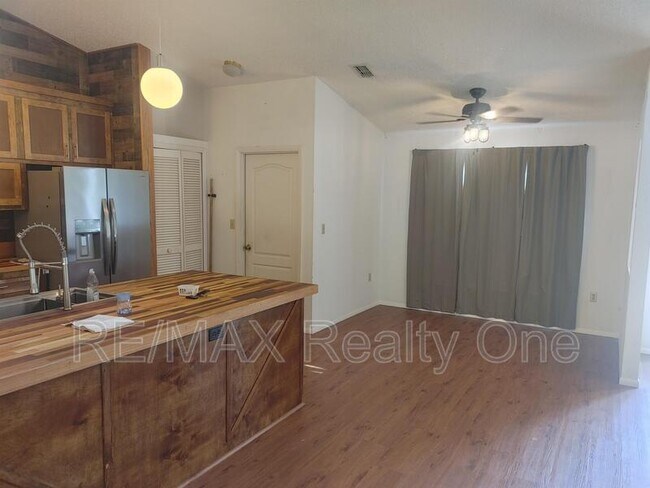 Building Photo - 2931 W Beamwood Dr