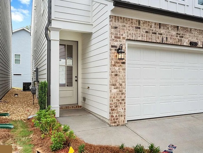 Building Photo - 703 Smokey Quartz Way