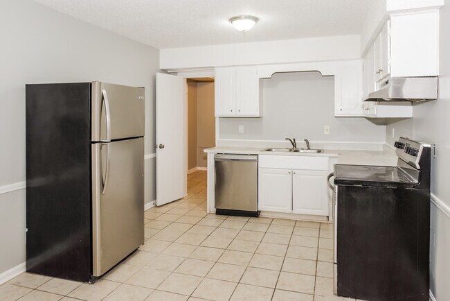 Building Photo - 6315 Maywick Dr NW