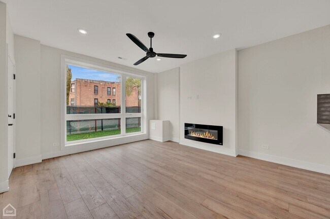 Foto del edificio - 4609 S St Lawrence Ave