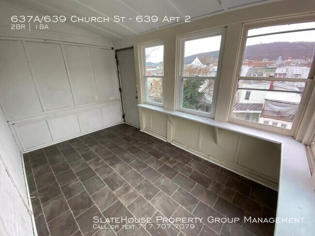 Foto del edificio - 639-6639 Church St