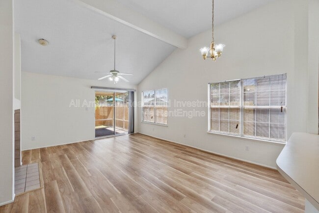 Building Photo - 510 Woodland Park Cir