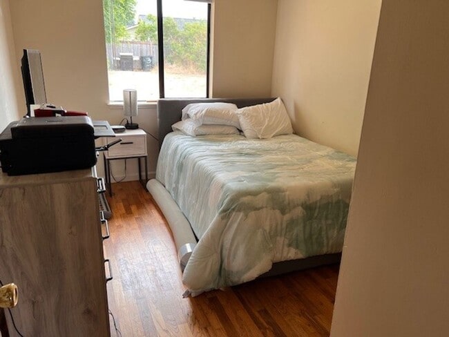 Building Photo - Sauer Briar Rd