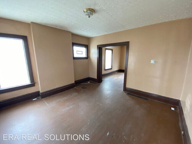 Building Photo - 798-804 E Whittier St