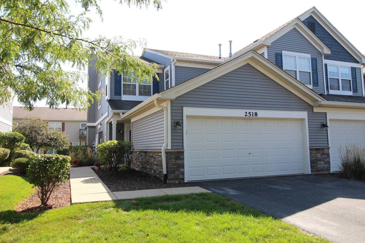 Foto principal - 2518 Golf Ridge Cir