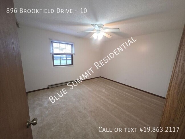 Foto del edificio - 896 Brookfield Dr