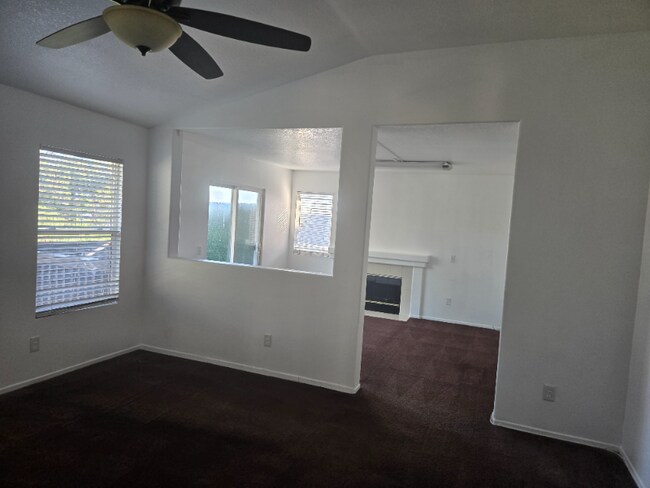 Foto del edificio - 14701 Reservoir Rd