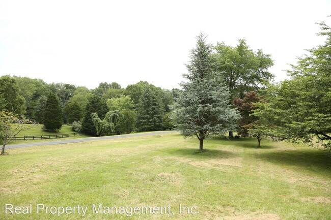 Building Photo - 3 br, 3.5 bath House - 360 Jeffers Dr