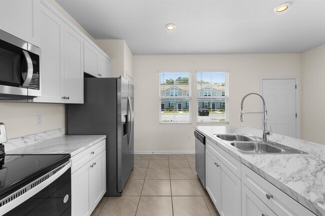 Building Photo - 167 Whispering Brk Dr