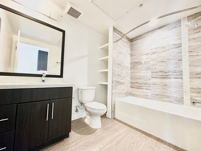 Foto del edificio - 11407 Chandler Blvd