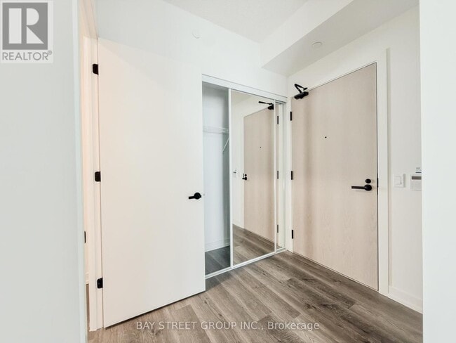 Building Photo - 8 Interchange Wy