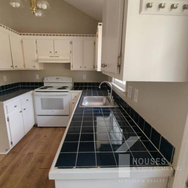 Foto del edificio - 403 Fairdale Dr