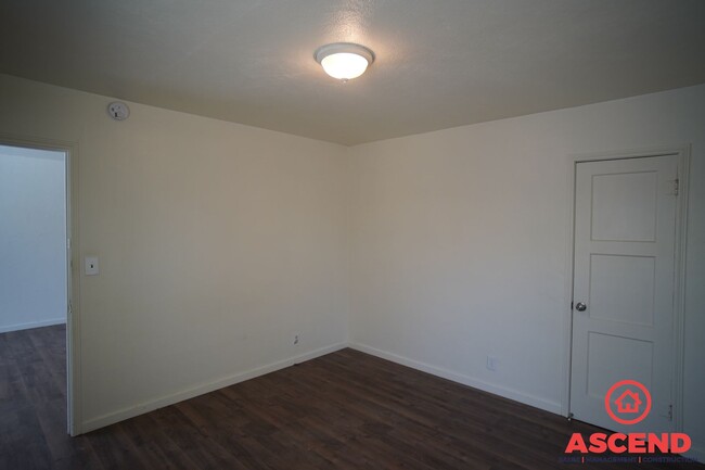 Building Photo - 2119 Watson St
