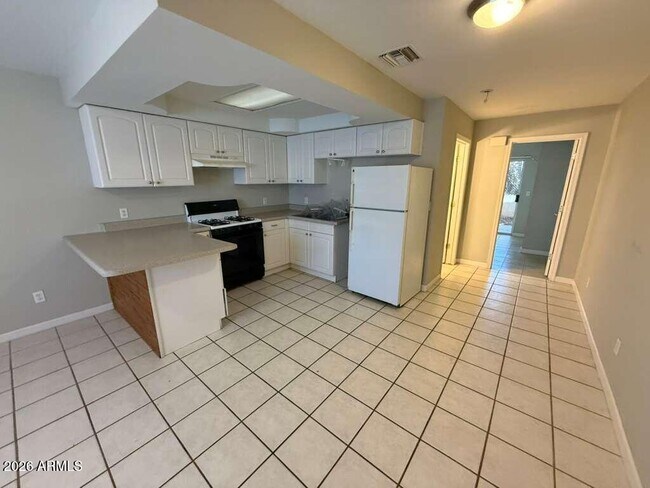 Foto del edificio - 1810 E 8th St