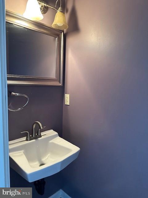 Building Photo - 617 Allenview Dr