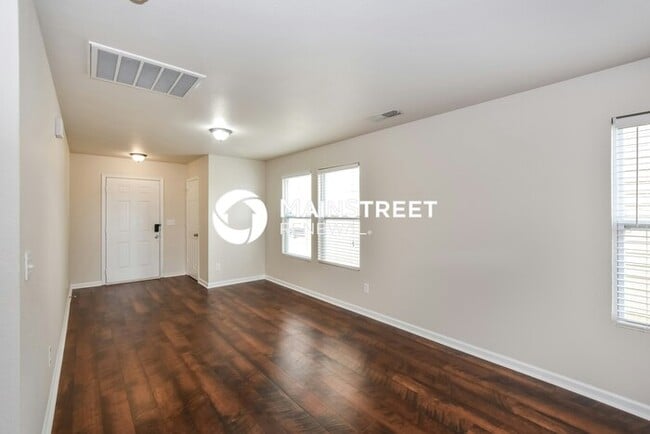Foto del edificio - 3 Bedroom Pet-Friendly Home in MERIDIANVIL...