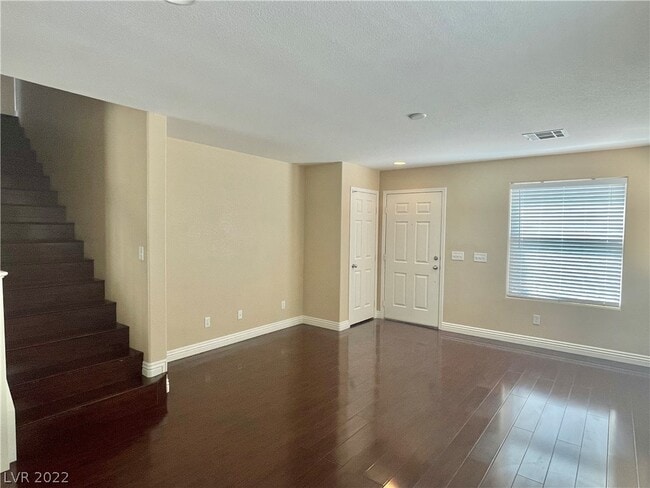 Building Photo - 5986 Ambleshire Ave