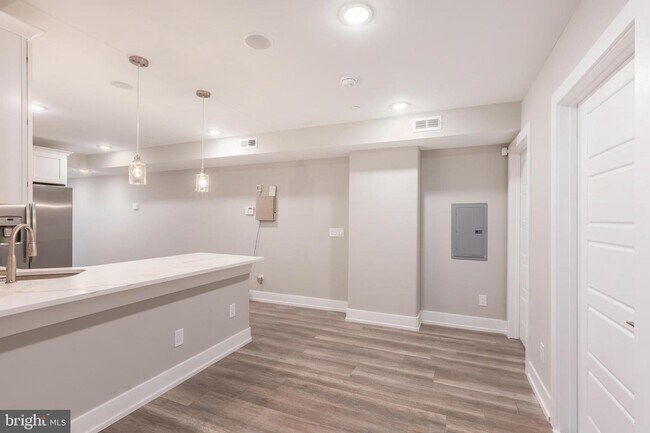 Foto del edificio - 421 W Cumberland St