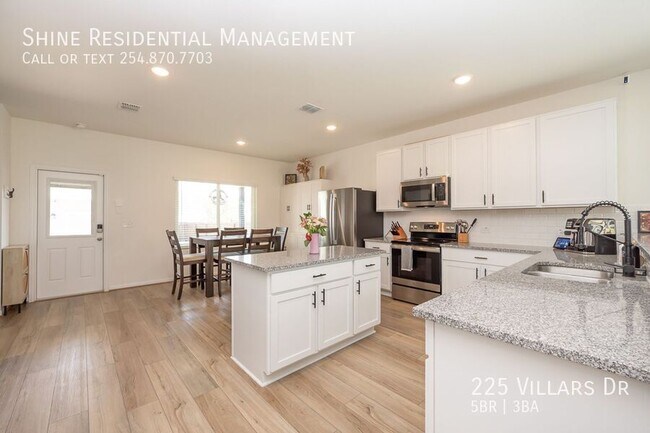Building Photo - 225 Villars Dr