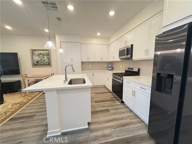 Foto del edificio - 11051 Momentum Dr