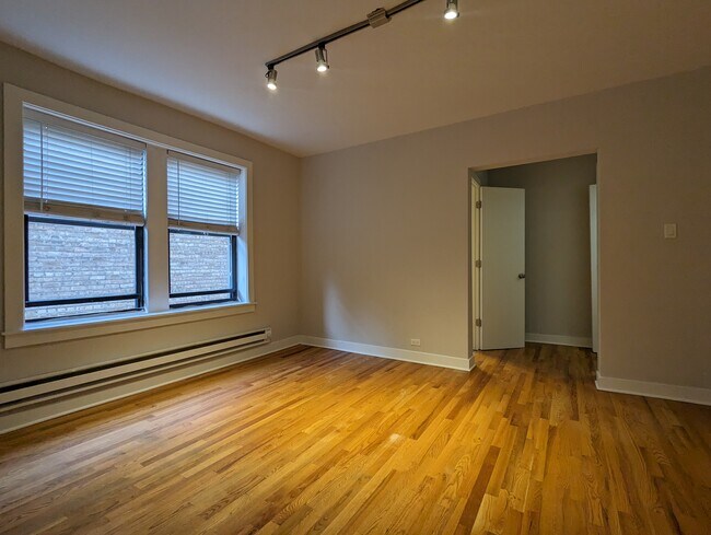 Foto del edificio - 2430 N Kedzie Blvd
