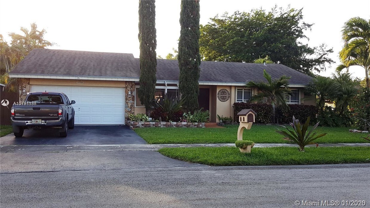 Primary Photo - 10900 SW 139th Ave