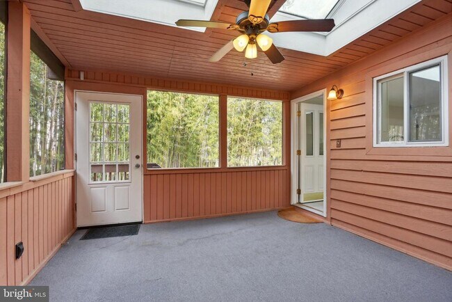 Building Photo - 6207 Landon Ln